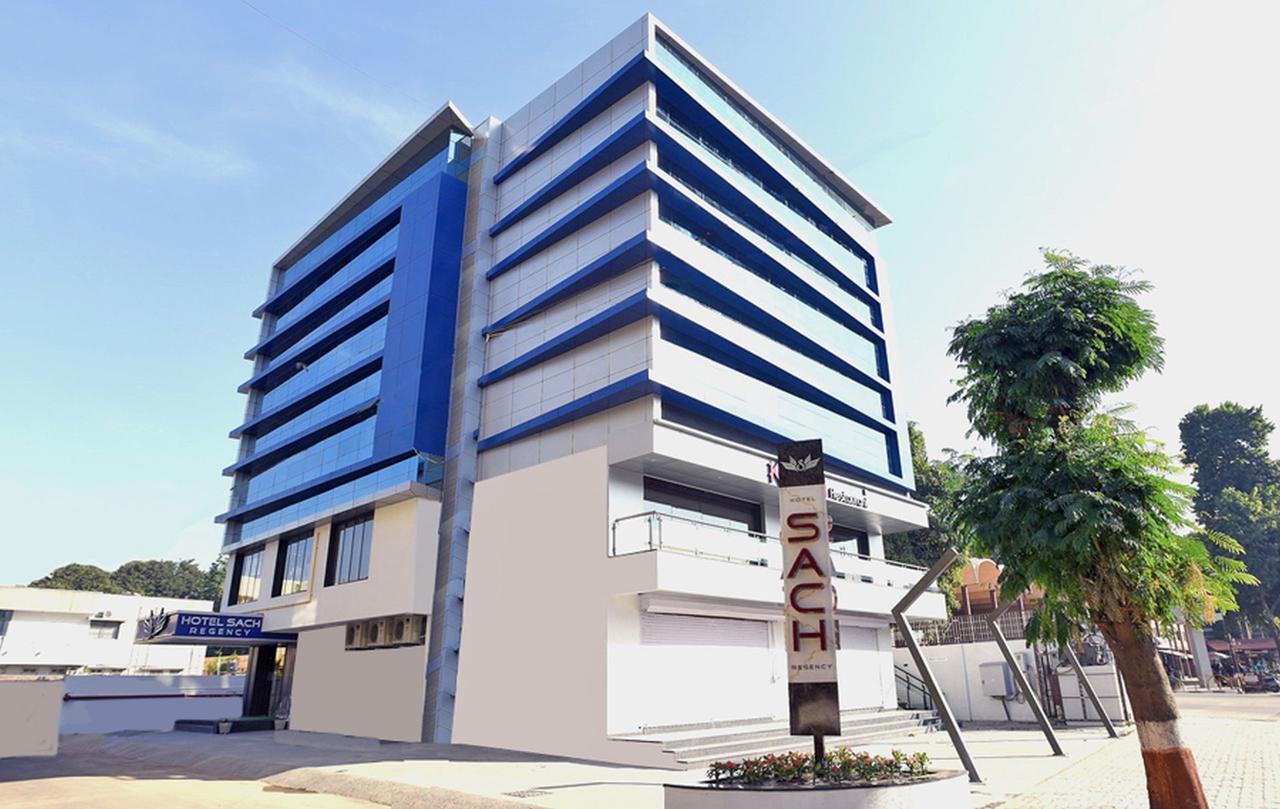 Hotel Sach Regency Ананд Экстерьер фото